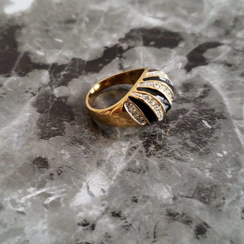 Ring - Picture 4 of 4